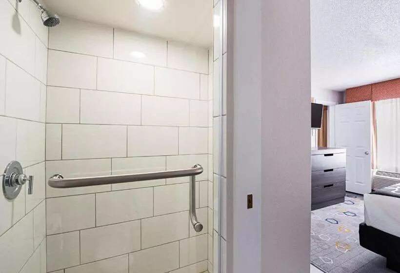 Sviitti King-vuode, La Quinta Inn & Suites By Wyndham Minneapolis Northwest
