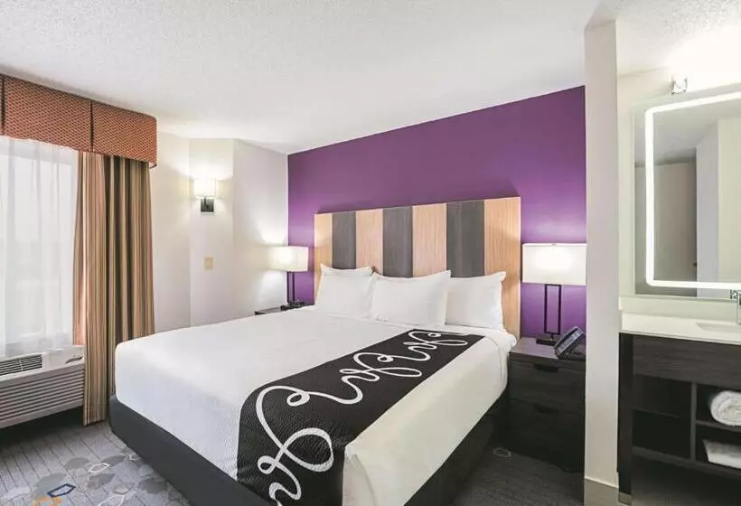Sviitti King-vuode, La Quinta Inn & Suites By Wyndham Minneapolis Northwest