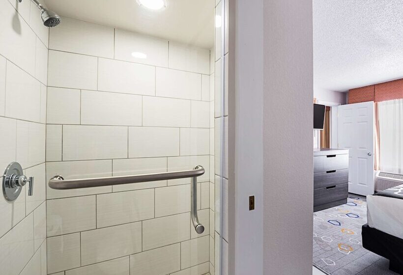 Люкс Кровать Кинг, La Quinta Inn & Suites By Wyndham Minneapolis Northwest
