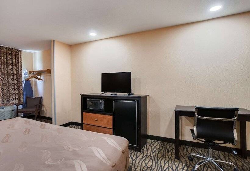 Люкс, Quality Inn Lees Summit  Kansas City