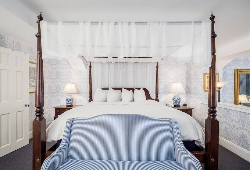 デラックススイート, Simsbury 1820 House