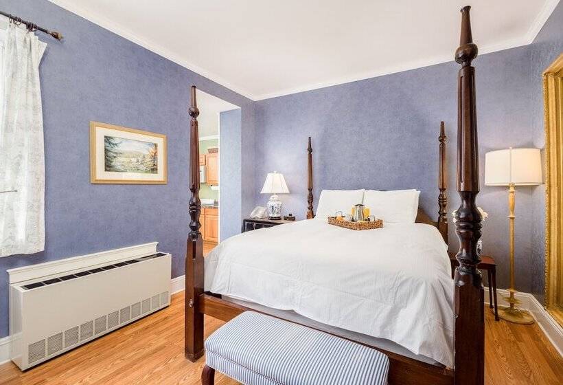 デラックススイート, Simsbury 1820 House