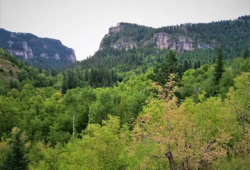 スイート, Spearfish Canyon Lodge