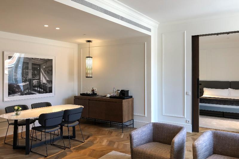 סוויטה דלוקס, Kozmo Hotel Suites & Spa Small Luxury Hotels Of The World