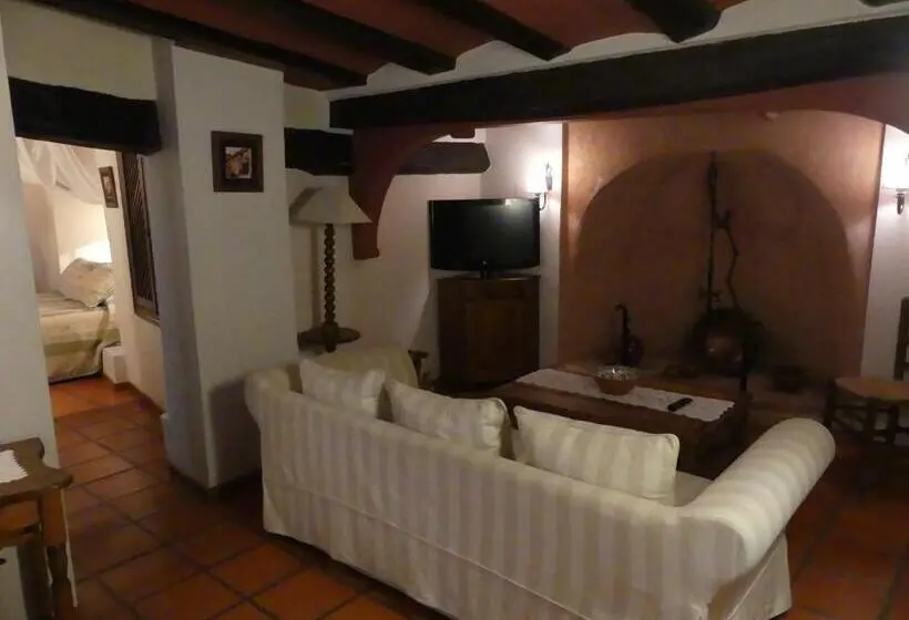 اتاق سوپریور, Posada Del Adarve