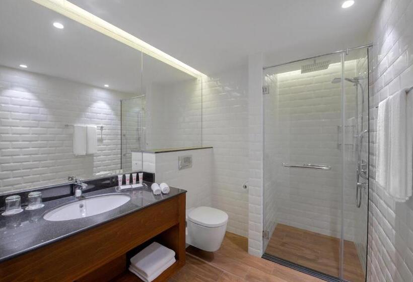 اتاق سوپریور با تخت بزرگ, Wyndham Garden Muscat Al Khuwair