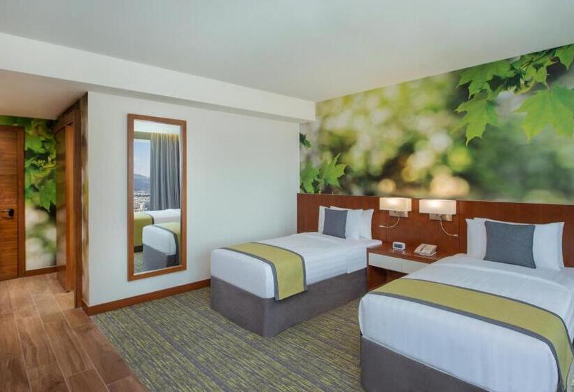 اتاق سوپریور برای معلولان, Wyndham Garden Muscat Al Khuwair