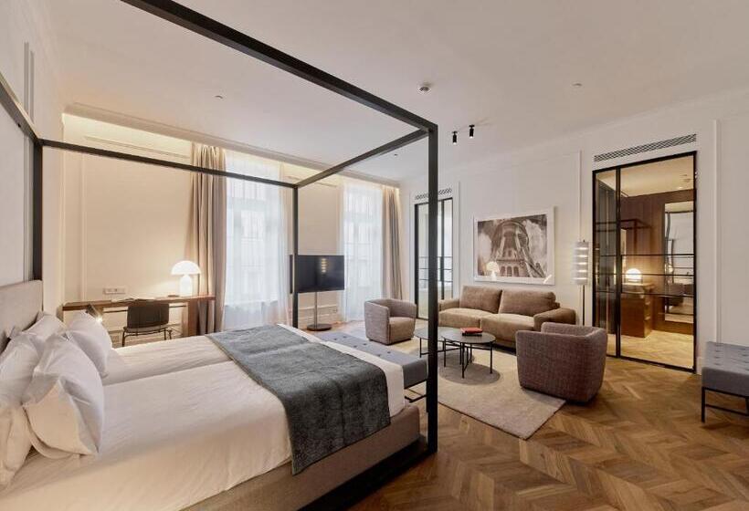 סוויטת ג'וניור עם טרסה, Kozmo Hotel Suites & Spa Small Luxury Hotels Of The World