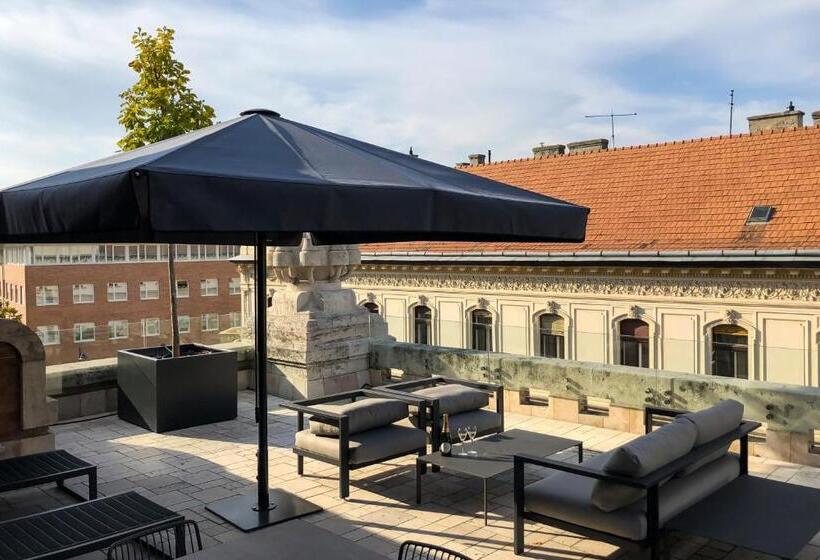 סוויטה דלוקס, Kozmo Hotel Suites & Spa Small Luxury Hotels Of The World