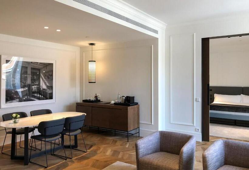 סוויטה דלוקס, Kozmo Hotel Suites & Spa Small Luxury Hotels Of The World