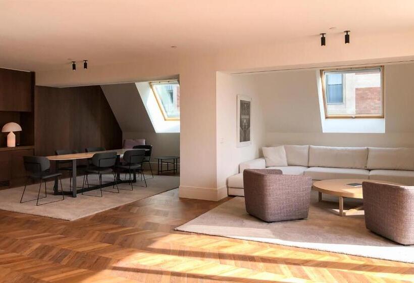 סוויטה נשיאותית, Kozmo Hotel Suites & Spa Small Luxury Hotels Of The World