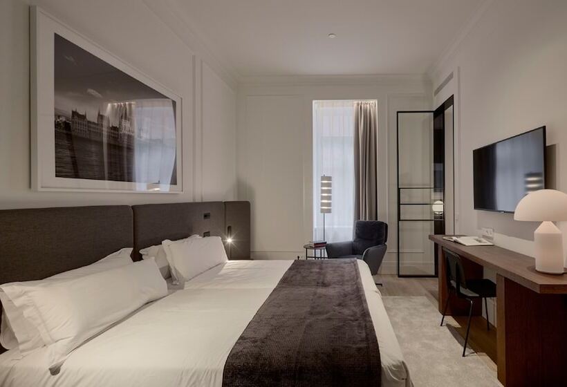 חדר משפחתי, Kozmo Hotel Suites & Spa Small Luxury Hotels Of The World