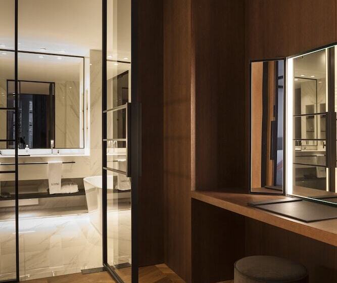 סוויטת ג'וניור, Kozmo Hotel Suites & Spa Small Luxury Hotels Of The World