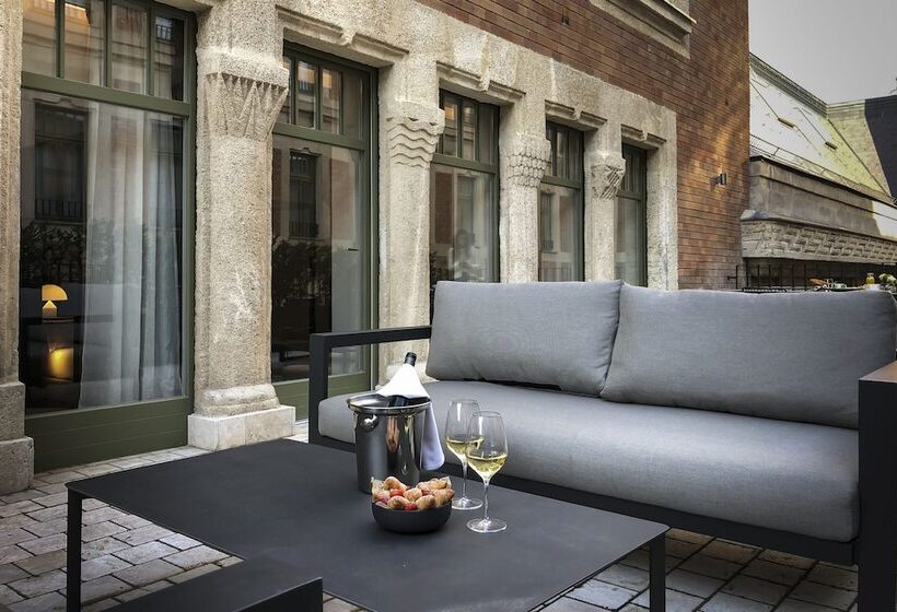 סוויטת ג'וניור, Kozmo Hotel Suites & Spa Small Luxury Hotels Of The World