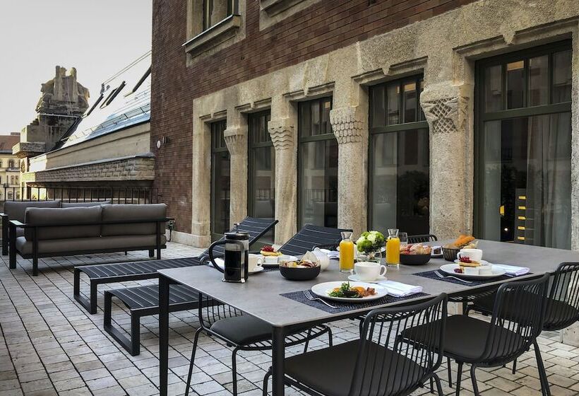 סוויטת ג'וניור, Kozmo Hotel Suites & Spa Small Luxury Hotels Of The World