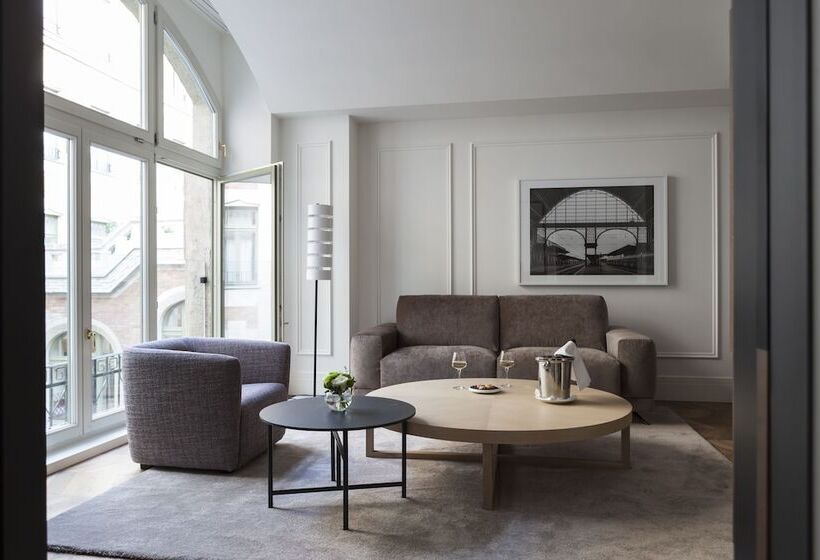 סוויטה דלוקס, Kozmo Hotel Suites & Spa Small Luxury Hotels Of The World