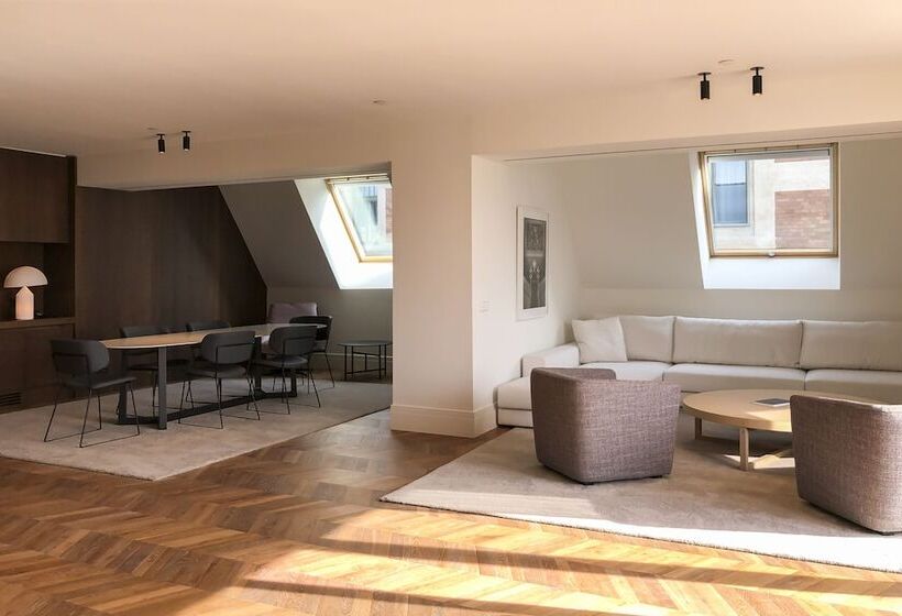 סוויטה נשיאותית, Kozmo Hotel Suites & Spa Small Luxury Hotels Of The World