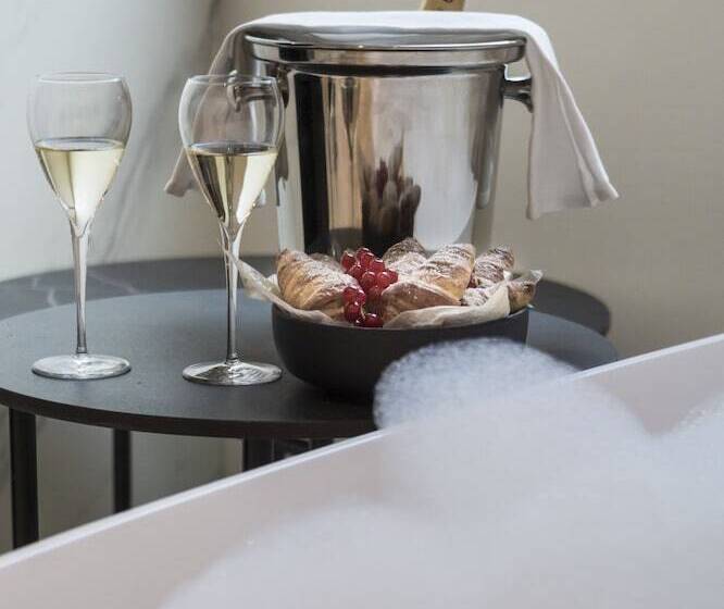 סוויטה נשיאותית, Kozmo Hotel Suites & Spa Small Luxury Hotels Of The World