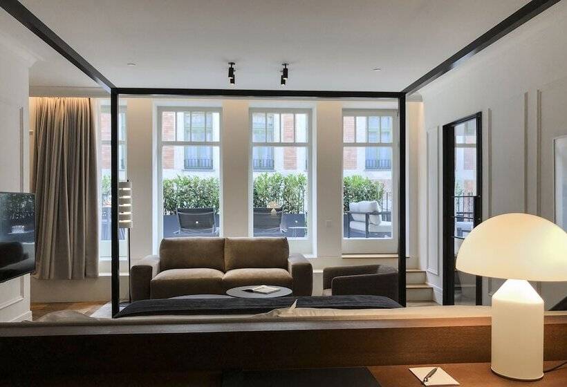 סוויטה, Kozmo Hotel Suites & Spa Small Luxury Hotels Of The World