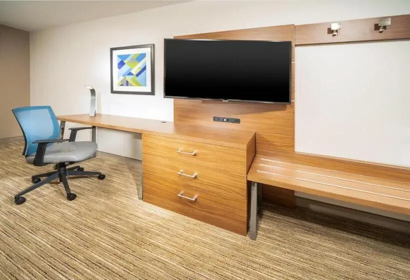 キングサイズベッドのエクゼクティブルーム, Holiday Inn Express   Brevard, An Ihg