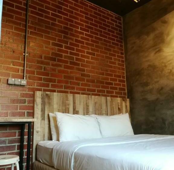 اتاق لوکس با تخت بزرگ, The Rise Room
