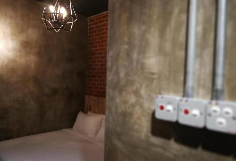 豪华房间, The Rise Room