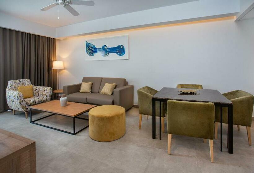 سوییت لوکس, Serenade Punta Cana Beach & Spa Resort