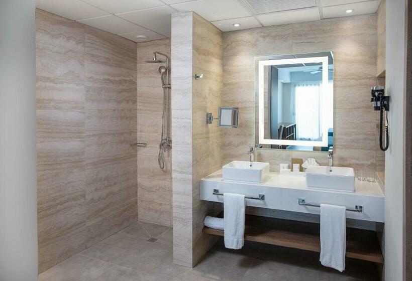 سوییت لوکس, Serenade Punta Cana Beach & Spa Resort