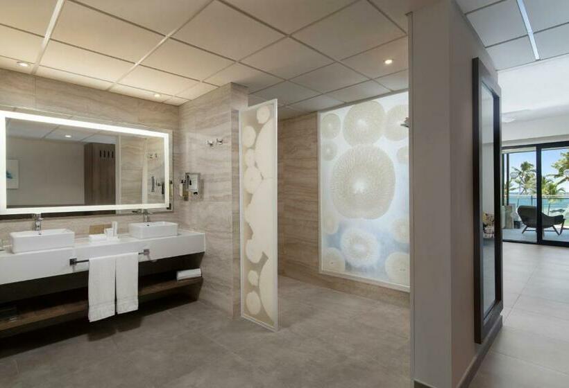 سوییت لوکس, Serenade Punta Cana Beach & Spa Resort