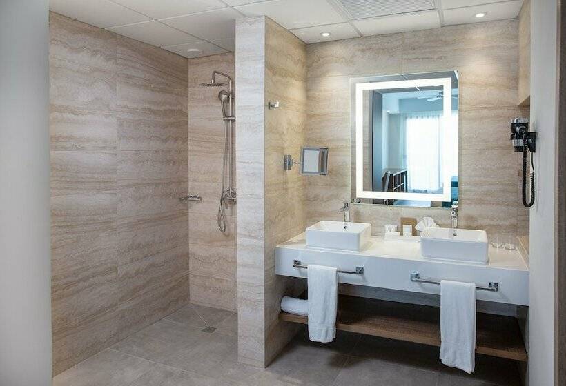 سوئیت پریمیوم, Serenade Punta Cana Beach & Spa Resort