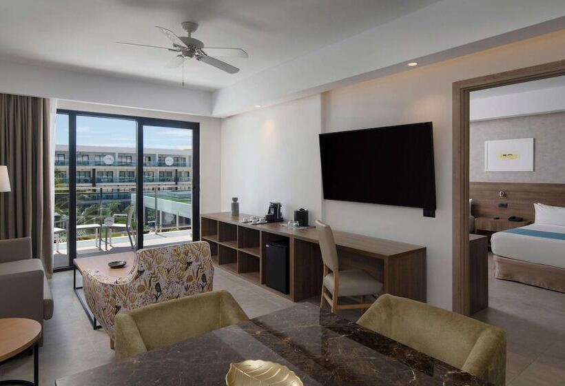سوییت لوکس, Serenade Punta Cana Beach & Spa Resort