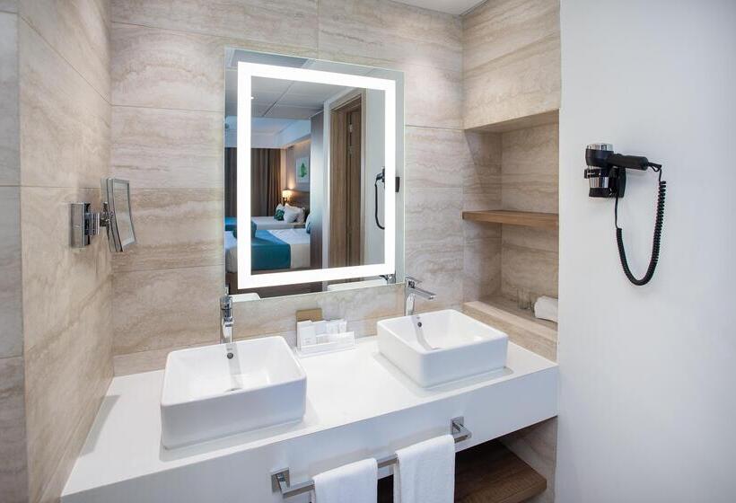 سوییت لوکس, Serenade Punta Cana Beach & Spa Resort