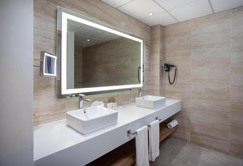 سوییت لوکس, Serenade Punta Cana Beach & Spa Resort