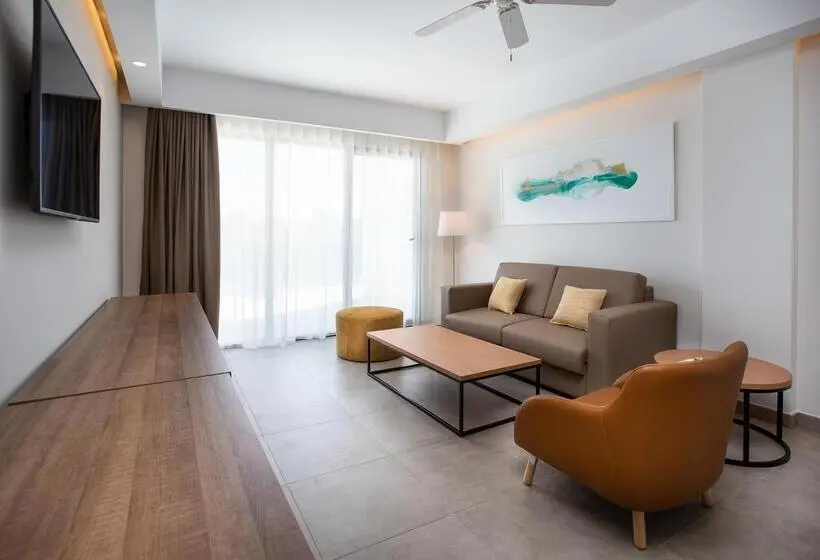 سوییت لوکس, Serenade Punta Cana Beach & Spa Resort