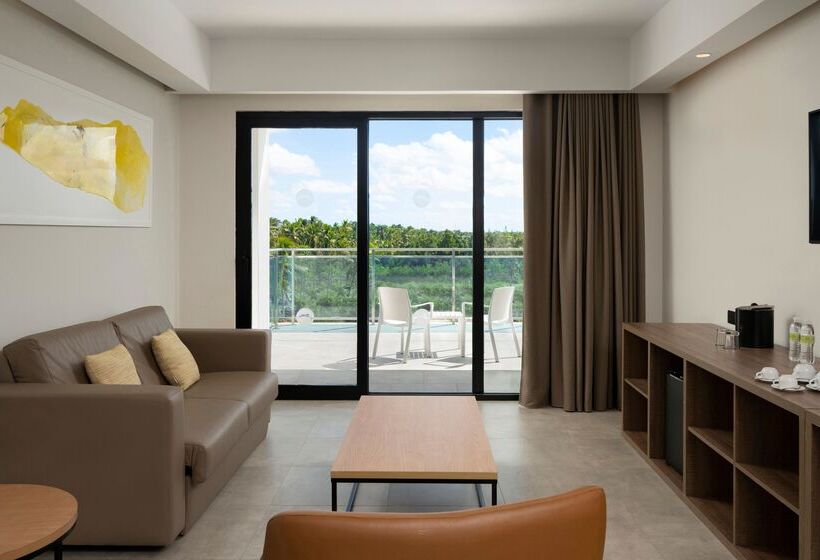 سوییت لوکس, Serenade Punta Cana Beach & Spa Resort