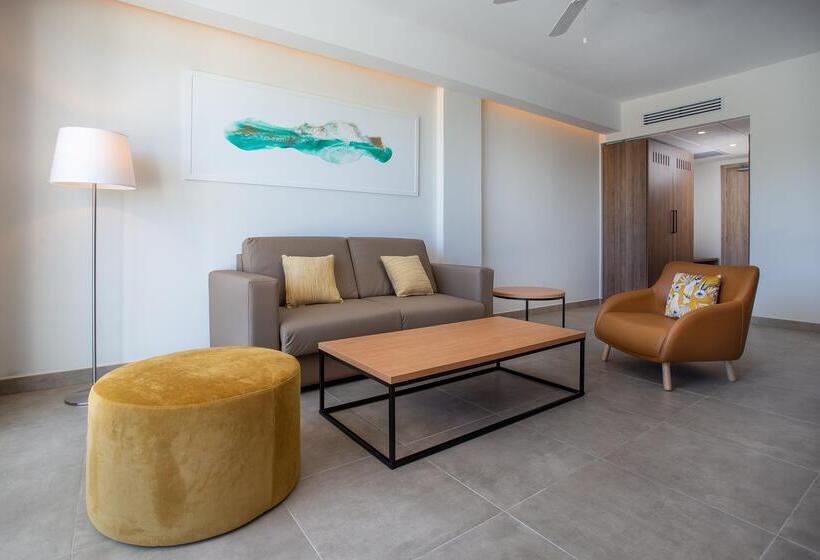 سوییت لوکس, Serenade Punta Cana Beach & Spa Resort