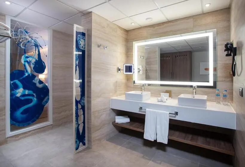 سوئیت پریمیوم, Serenade Punta Cana Beach & Spa Resort