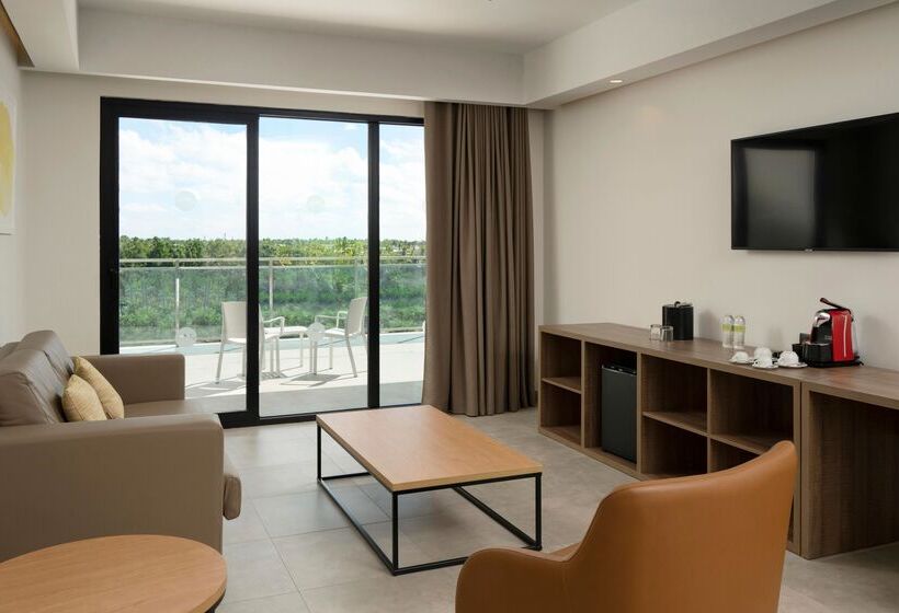 سوییت لوکس, Serenade Punta Cana Beach & Spa Resort