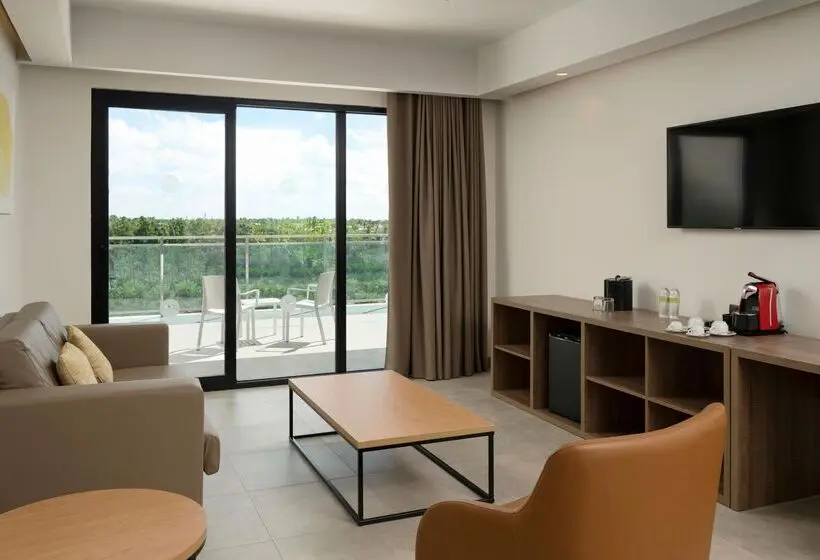 سوییت لوکس, Serenade Punta Cana Beach & Spa Resort