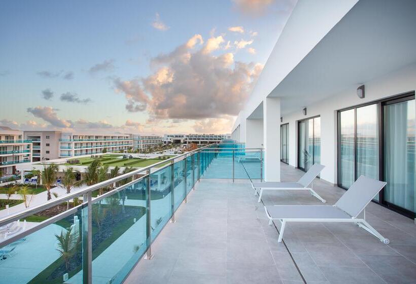 سوییت لوکس, Serenade Punta Cana Beach & Spa Resort