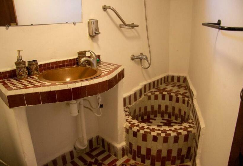 اتاق خانوادگی, Riad Baba