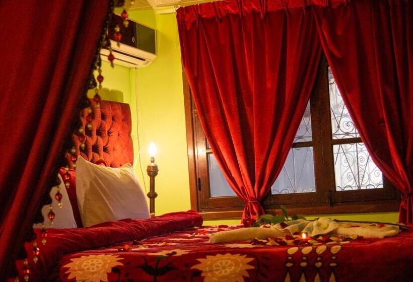 اتاق استاندارد سه نفره, Riad Baba