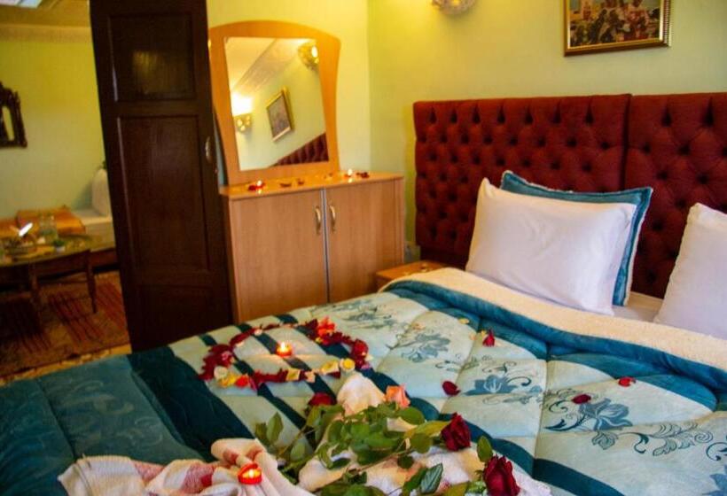 اتاق خانوادگی, Riad Baba