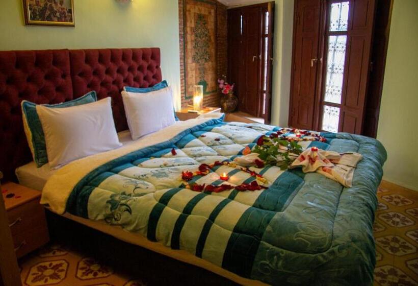 اتاق خانوادگی, Riad Baba