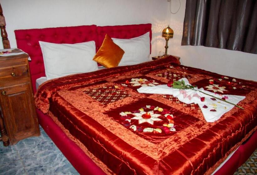 اتاق کلاسیک چهارنفره, Riad Baba