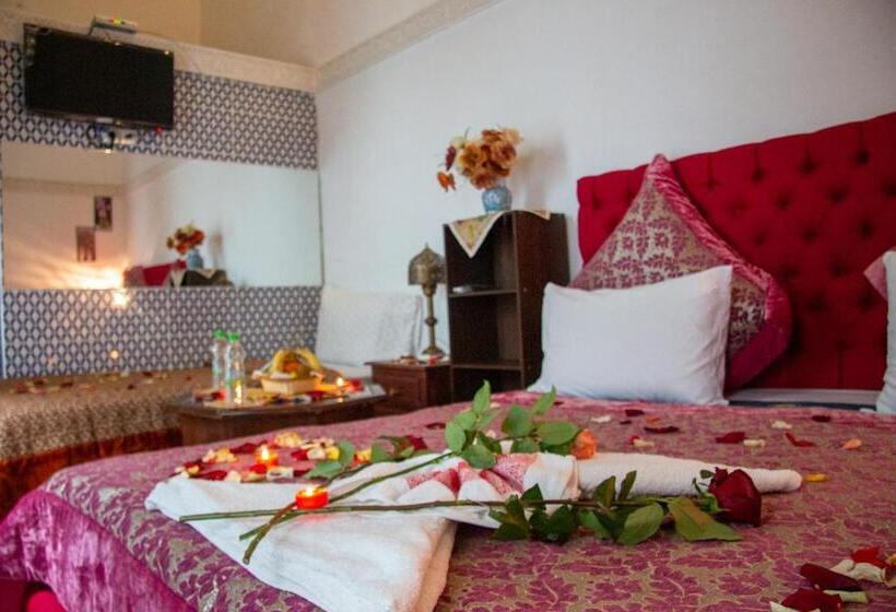 اتاق استاندارد سه نفره, Riad Baba