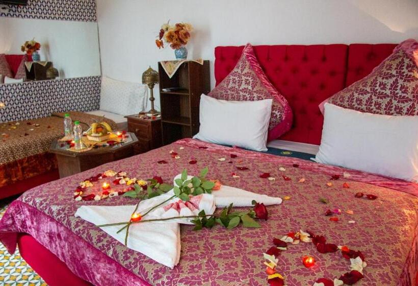 اتاق استاندارد سه نفره, Riad Baba