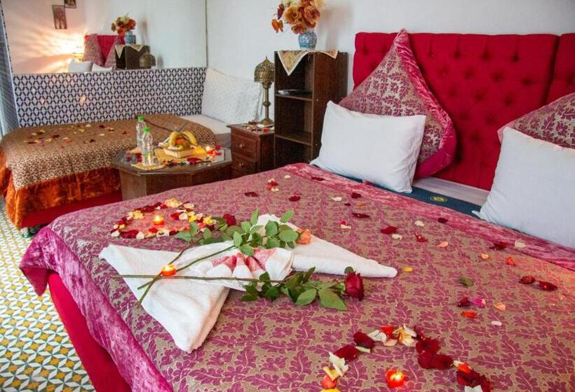 اتاق استاندارد سه نفره, Riad Baba