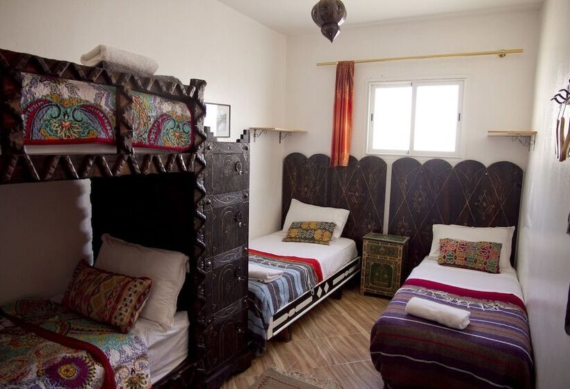 سرير فى غرفة مشتركه, Amayour Surf Hostel