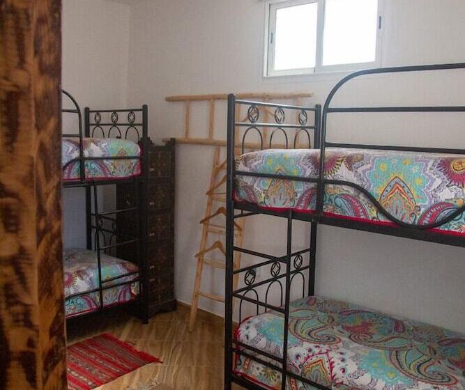 Кровать в Общей Комнате, Amayour Surf Hostel